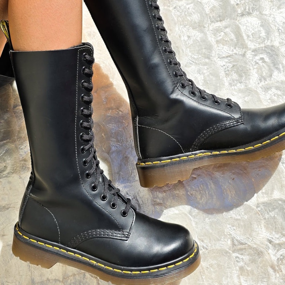 NWT Dr. Martens Smooth Leather Tall Boots